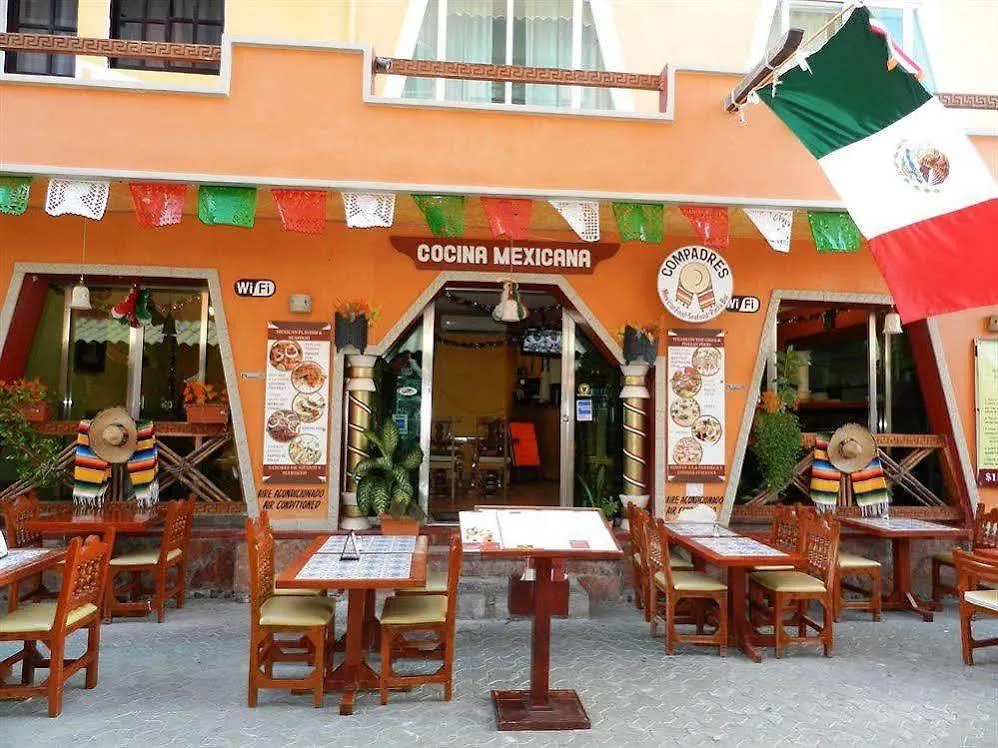 Hotel Bucaneros Isla Mujeres 3*,  Mexico