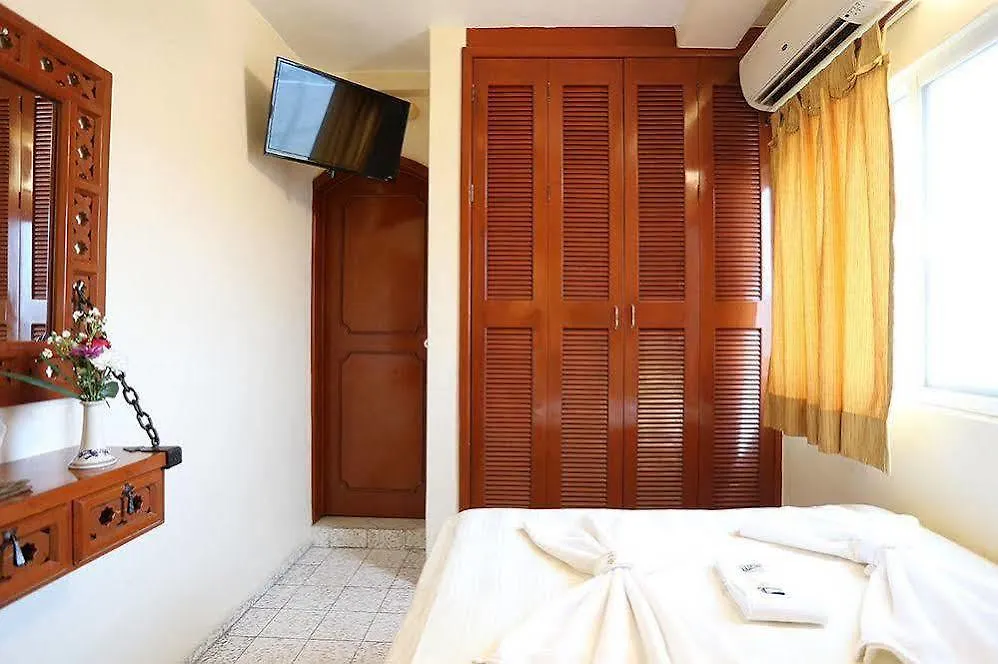 Hotel Bucaneros Isla Mujeres