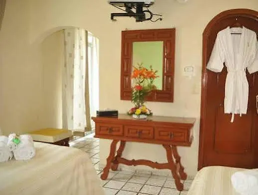 Hotel & Restaurant Bucaneros イスラ・ムヘーレス メキシコ